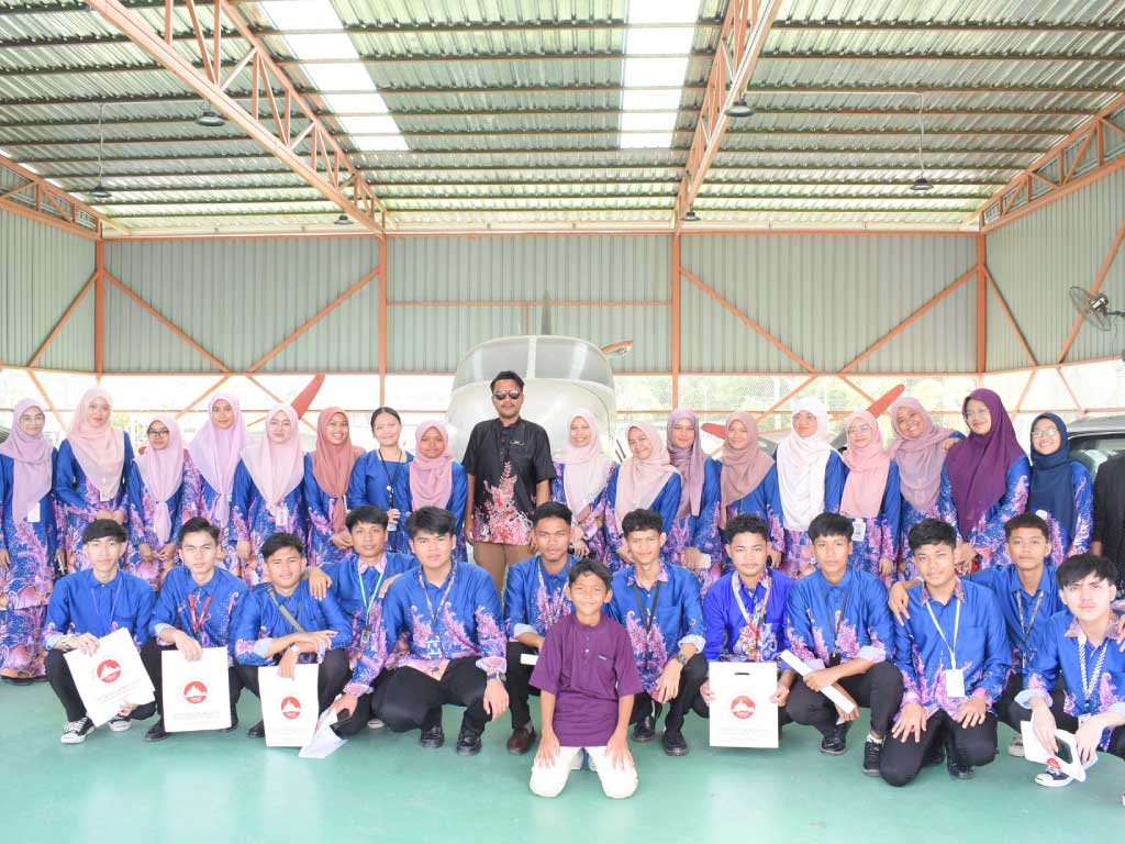 Academic visit from Form 6 SMK Terusan