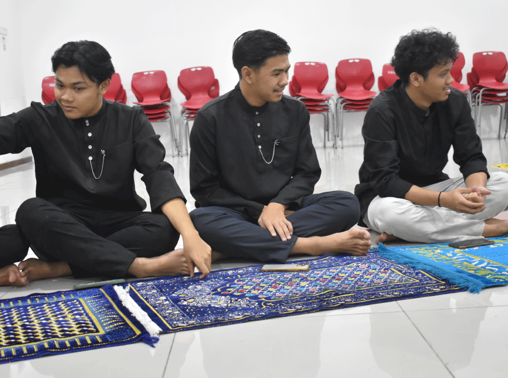 Community Bonding with NBUC's 'Jom Tarawih Program'